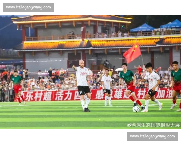 范志毅率老甲 A 重返榕江公益行:名誉村长心系家乡,传递足球温情 范志毅率老甲 A 重返榕江公益行:名誉村长心系家乡,传递足球温情